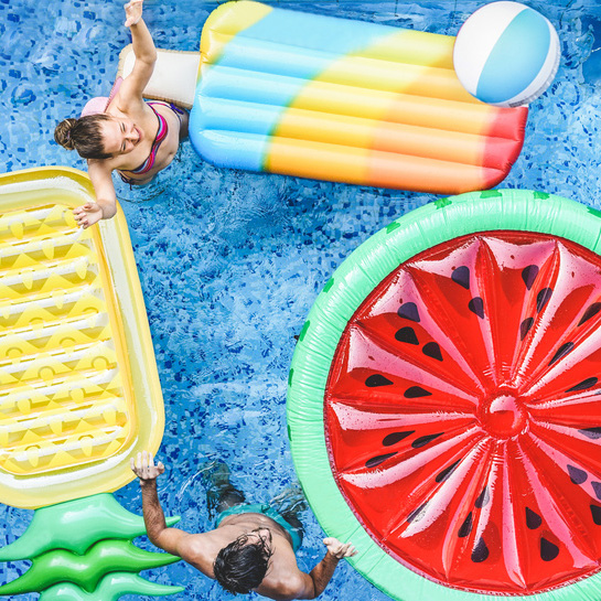 Poolparty Ideen und Tipps So wird Ihre GartenFeier zum