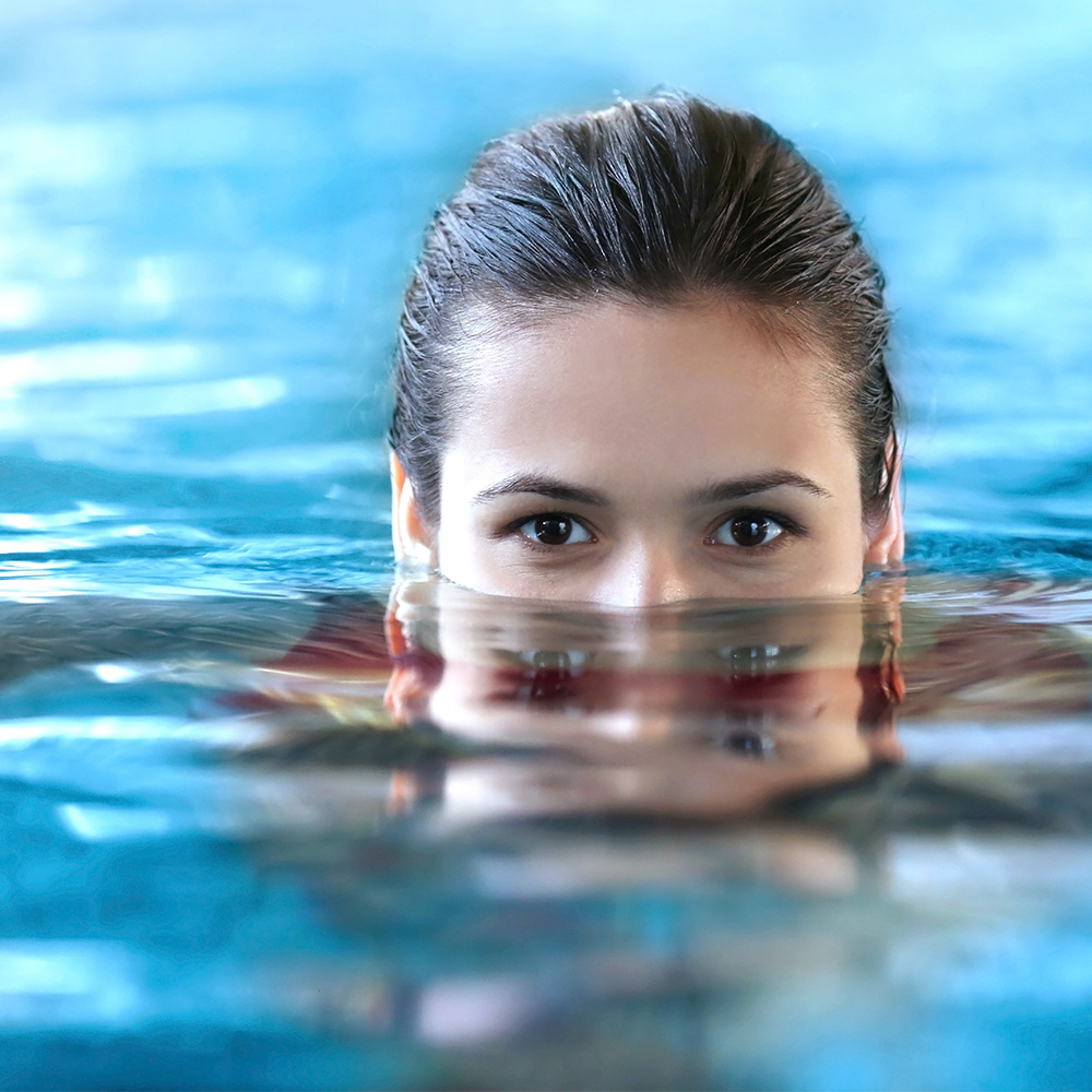 Schwimmen Mit Kontaktlinsen - Darauf Sollten Sie Achten | POOLSANA ...